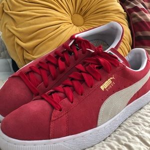 Puma suede size 10 men’s shoes